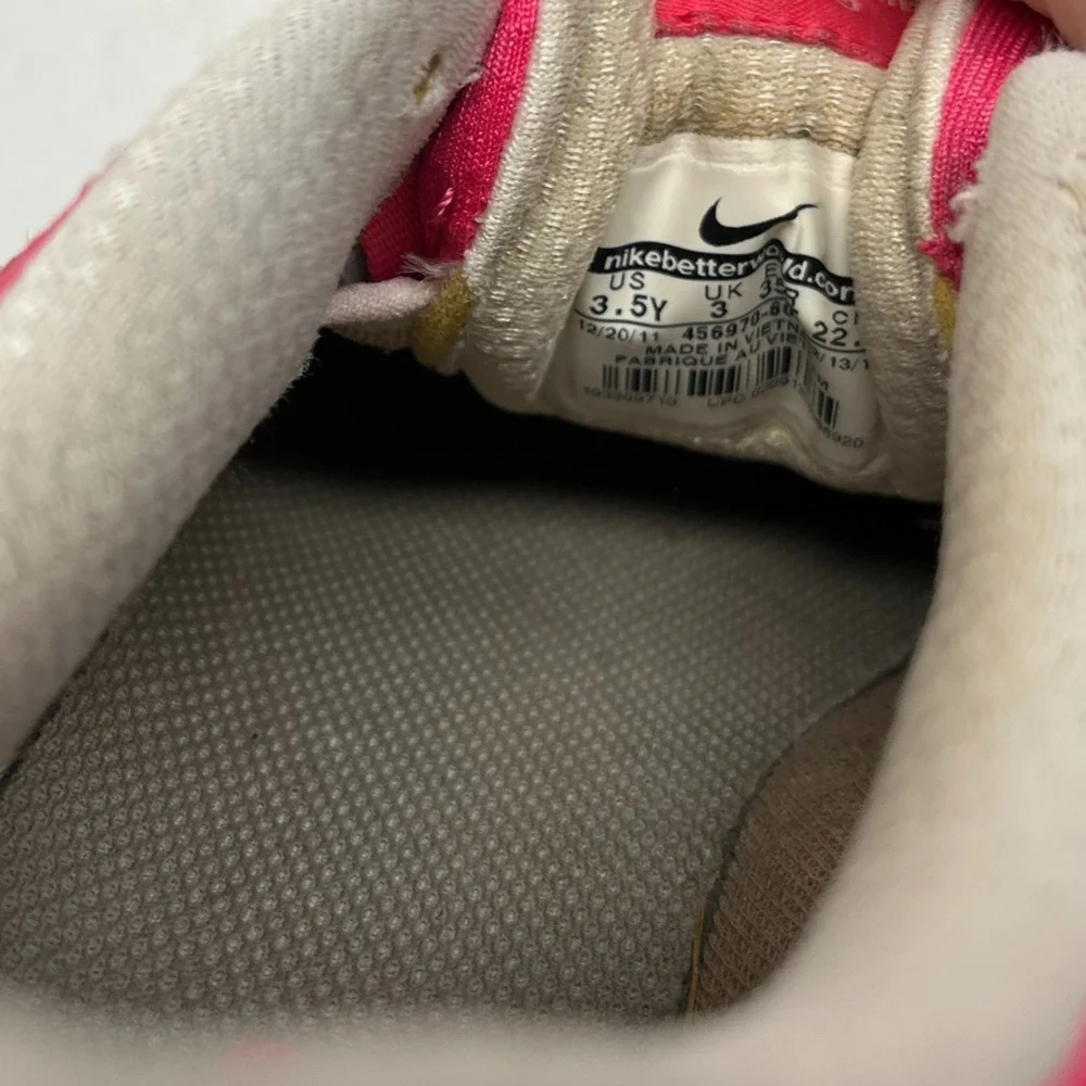 Nike Girls Atheletic Shoes size 3.5Y Dual Fushia 456970